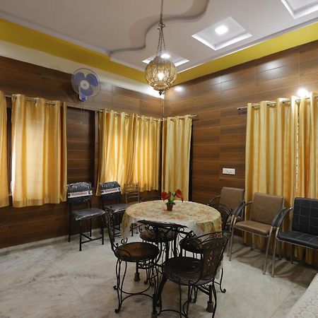Basil Inn Home Stay Walking Distance From Taj Mahal Agra อัครา ภายนอก รูปภาพ